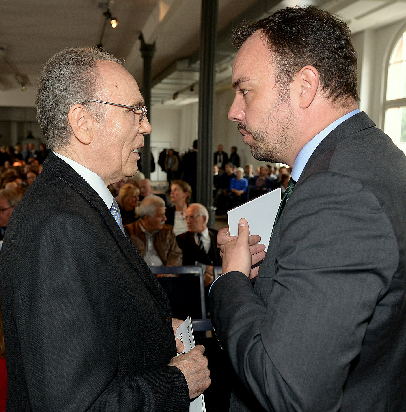 Prof. Dr. Werner Kleinkauf im Gespräch mit Kassels Oberbürgermeister Christian Geselle Prof. Dr. Werner Kleinkauf im Gespräch mit Kassels Oberbürgermeister Christian Geselle