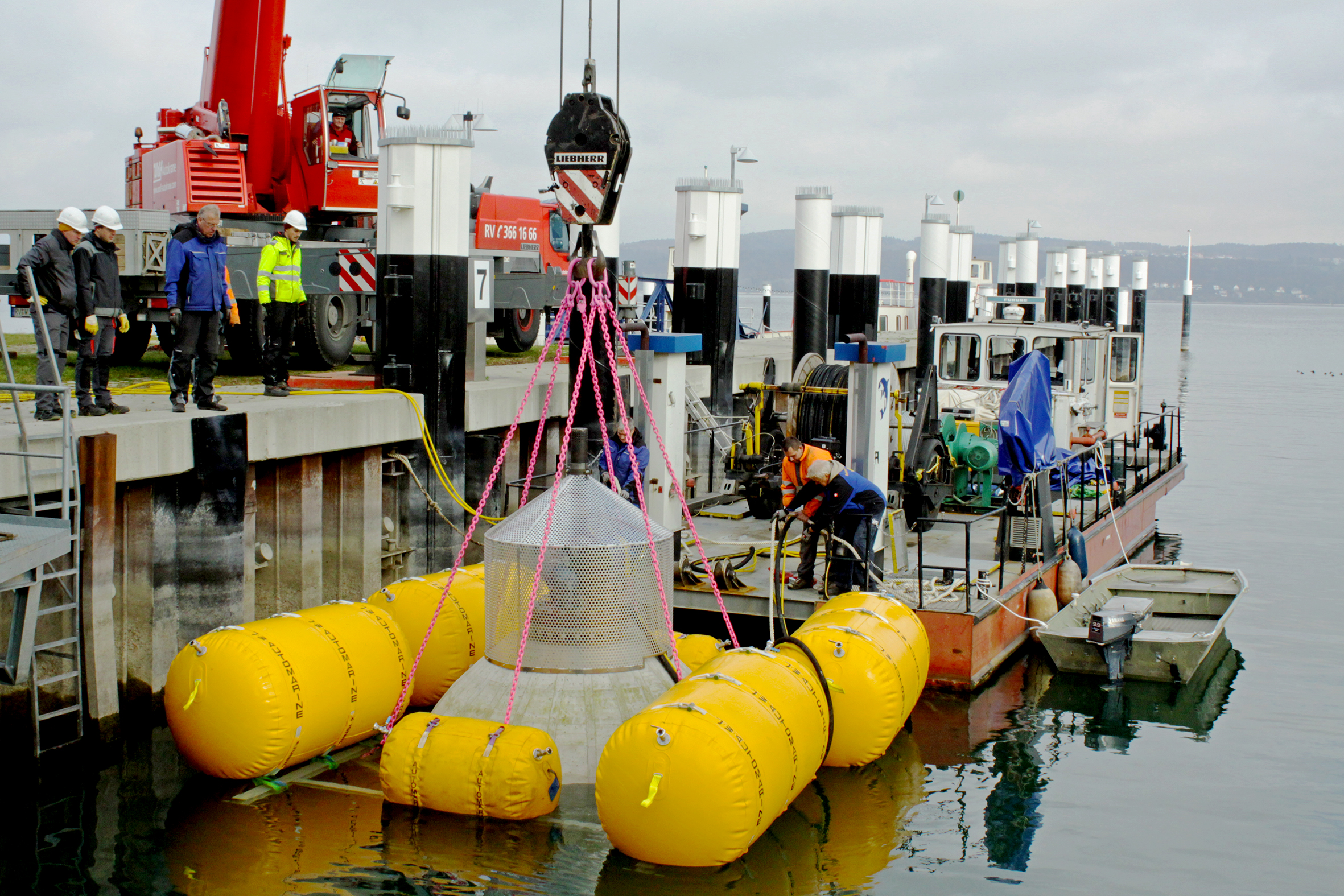 Test des Offshore-Pumpsspeicherkraftwerks im Modellmaßstab 1:10 im Bodensee 