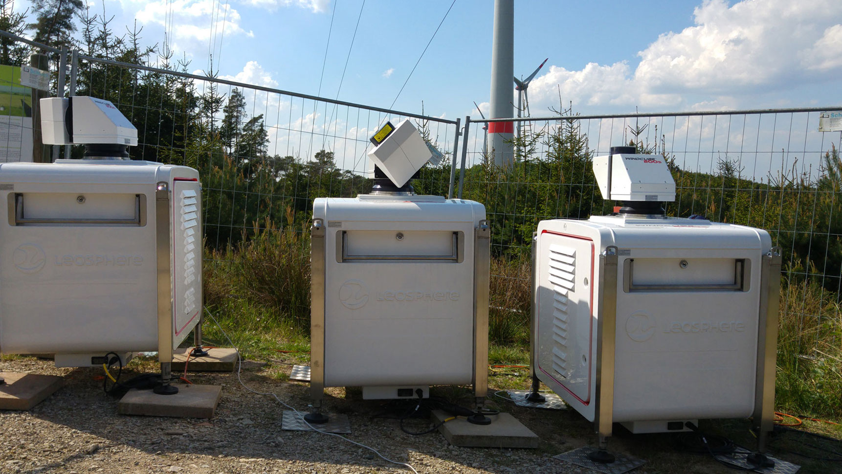 Laserbasierte Fernmessgeräte (LiDAR - Light Detecting And Ranging) bieten hier eine günstige Alternative zu den üblichen Windmessmasten Laserbasierte Fernmessgeräte (LiDAR - Light Detecting And Ranging) bieten hier eine günstige Alternative zu den üblichen Windmessmasten
