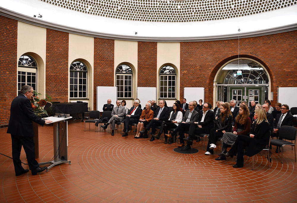 Feierstunde zur Verleihung der Goethe-Plakette mit Wegbegleitern im Gießhaus der Universität Kassel