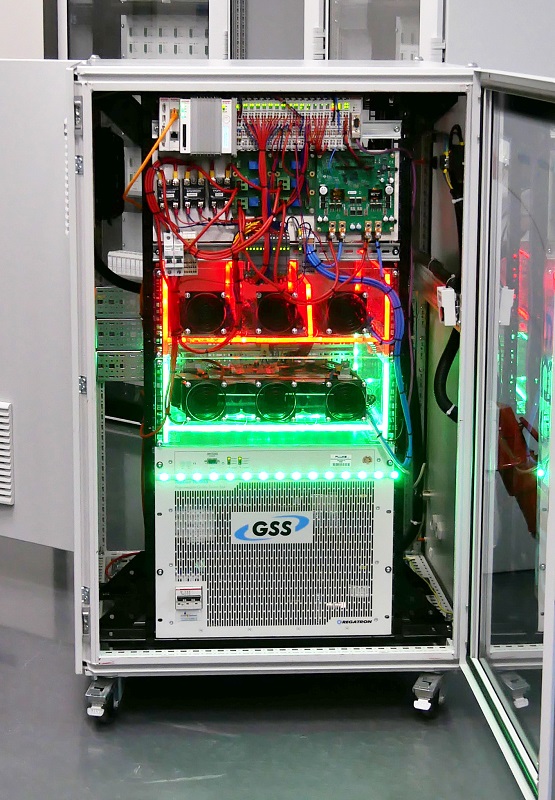Demonstrator for a hybrid storage system consisting of lithium-ion batteries and supercapacitors 