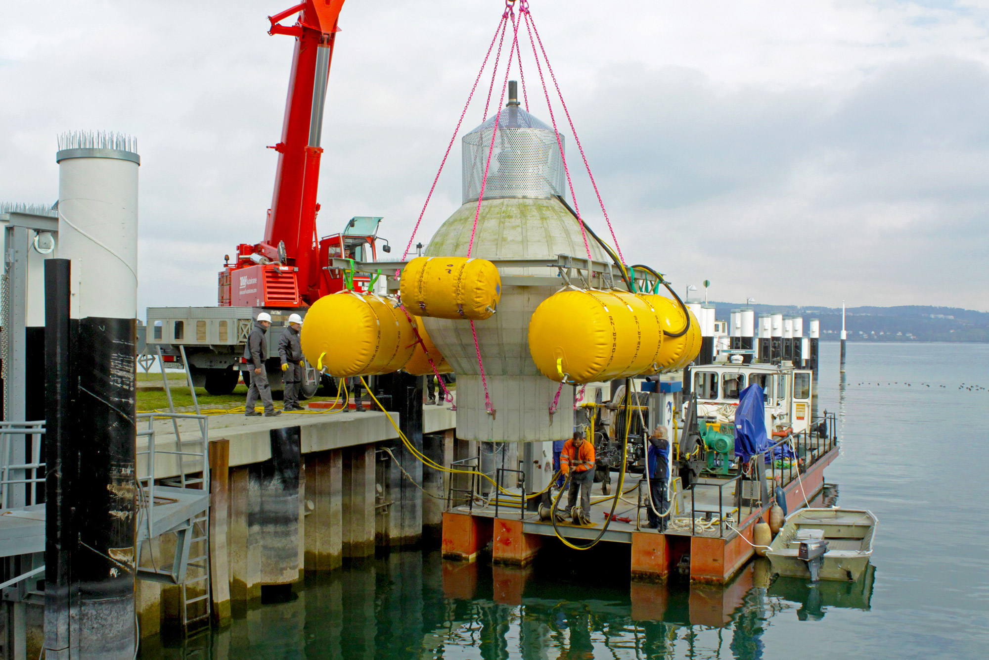 Field testing of the 1:10 scaled prototype in Lake Constance